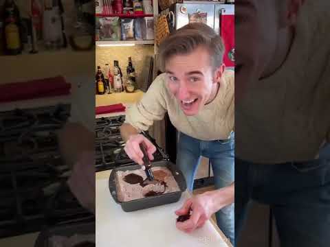 Dylan Bakes #2: Cakes