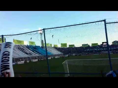 "El recibimiento de atletico tucuman" Barra: La Inimitable • Club: Atlético Tucumán