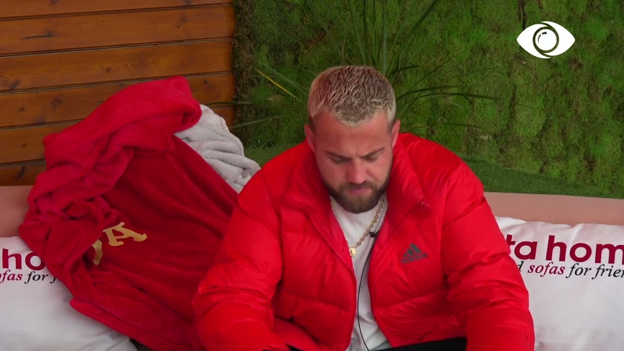 Luizi dhe Geri zgjohen të parët dhe bisedojnë në verandë