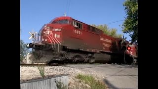 preview picture of video 'CP Freight Train Through Pewaukee'