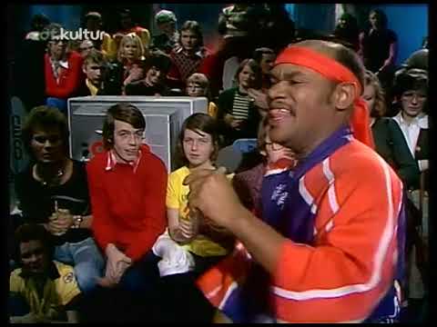 Carl Douglas - Kung Fu Fighting (1974 live)