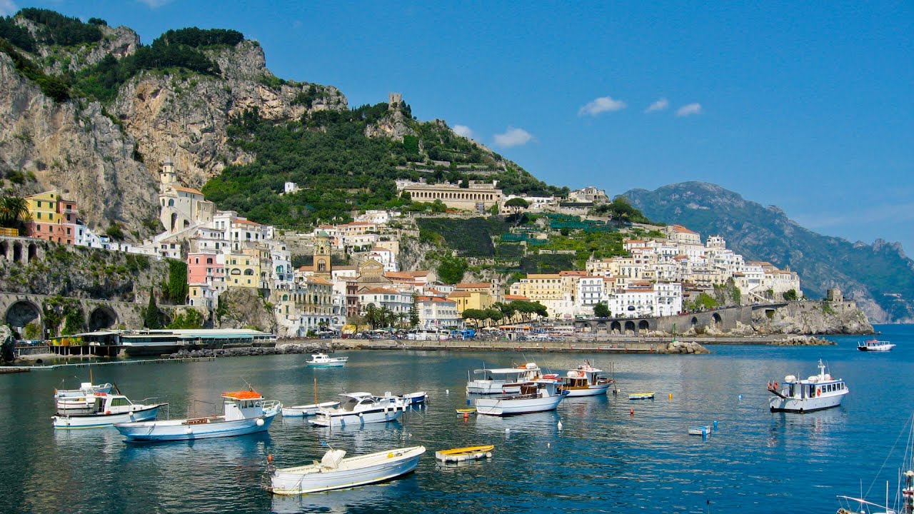 <h1 class=title>Italy's Amalfi Coast</h1>