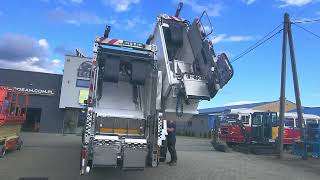 Renault D 26 Wide SEGREGATION garbage truck | Image 4 - Autoline