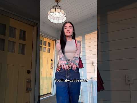 This song makes me feel so pretty… #TiaWood #nativeamerican #indigenous #powwows #history #culture