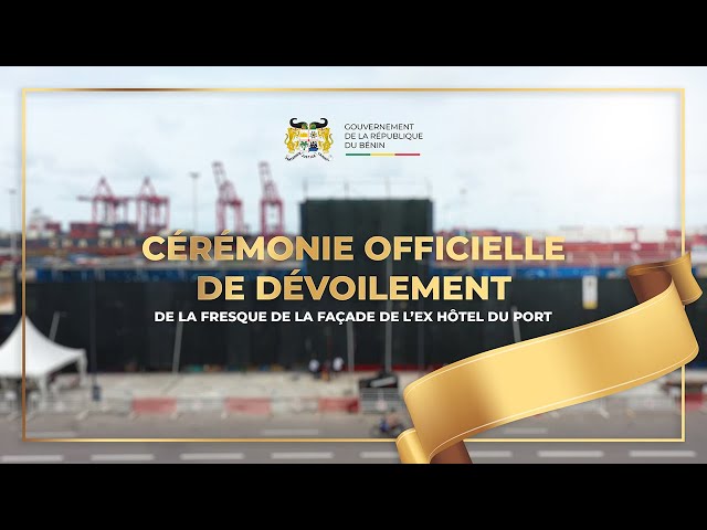 Cérémonie officielle de dévoilement de la fresque de la façade de l'ex hôtel du Port