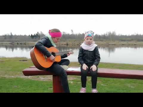 Māsas Pelses Esi man blakus