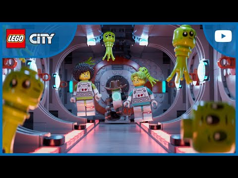 Tiny Robot Ruins Everything!🤖🪐👽 | #FullEpisode | LEGO® City No Limits