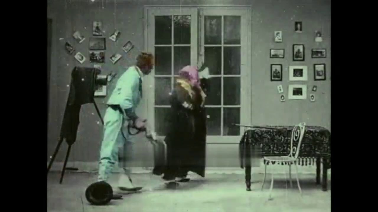 Chez le photographe (1900) La Société Phono-Cinéma-Théâtre