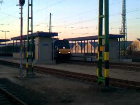 472 Ister EuroNight (Bukarest - Budapest-Keleti) indul Gyomáról