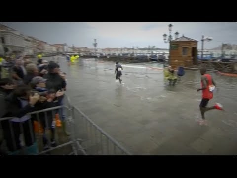 Venice marathon Water running