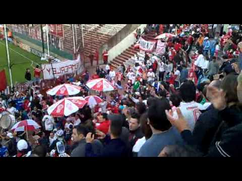 "La banda de la quema ya llegó" Barra: La Banda de la Quema &bull; Club: Huracán