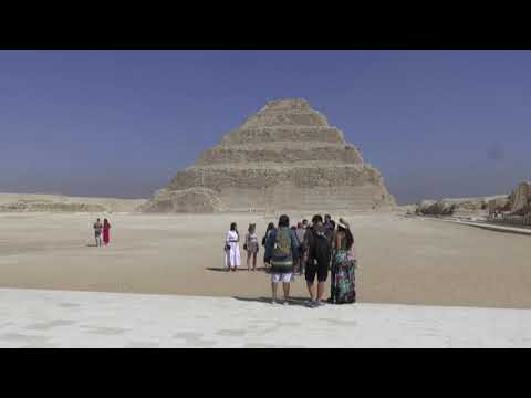 Egitto, apre l'antica tomba del faraone Djoser: le immagini della piramide sono straordinarie