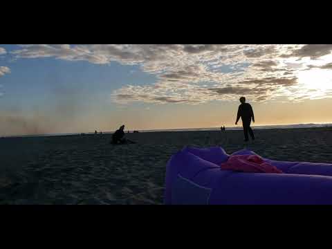 Liddy vs kiana race at the beach