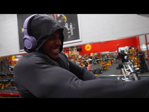 THIS GYM NEEDS MORE PLATES! Winter Bulk Day 39 (Back w Chris & Alex)