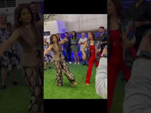 😍 TOO GOOD!! #urmilamatondkar and #madhuridixit STEAL THE SHOW on #shabanaazmi's birthday #dance