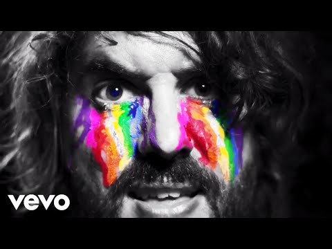 IZAL - Los Seres Que Me Llenan (Video Oficial)