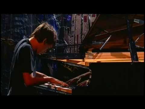 Vitor Araújo | Competine D'Un Autre Été (Yann Tiersen) | Instrumental SESC Brasil