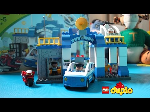 Lego Duplo 5681 Police Station - Happy David Unboxing and Playing