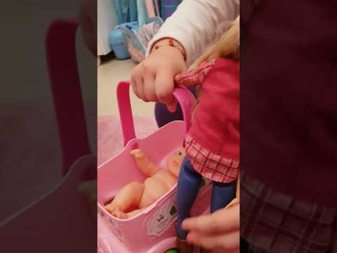 Sofi la Barbie prova i suoi vestiti ❤