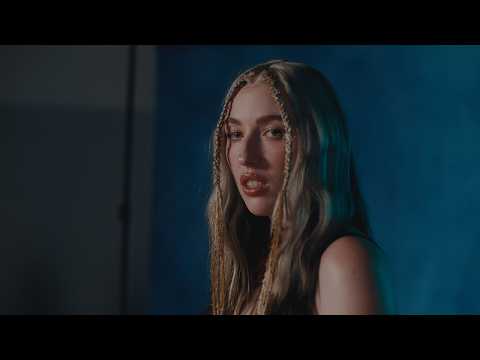 Elli Moore - American Girl Doll (Official Music Video)