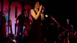 Lou Rhodes ::: Gabriel (live @ Glee Club)