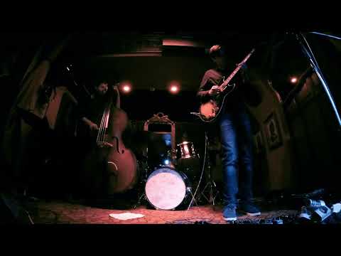 Laniakea - Trio Kleine Ahnung Live @ Lazy Bones (Syd)