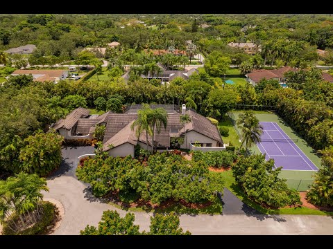 The Jills Zeder Group Presents 5882 SW 105th St