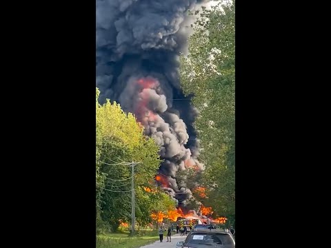 Smoke and flames erupt from East Jordan Plastics fire in Michigan