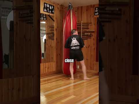 Biggest mistake on heavy bag!#kickboxing #mma #boxing #boxingtraining #muaythai #martialarts #combat