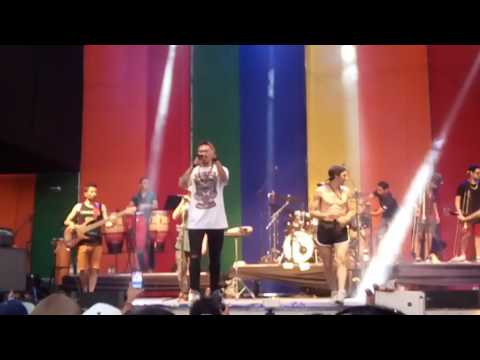Moral Distraida - Intro / Oyelo (En Vivo Womad Chile 2017)