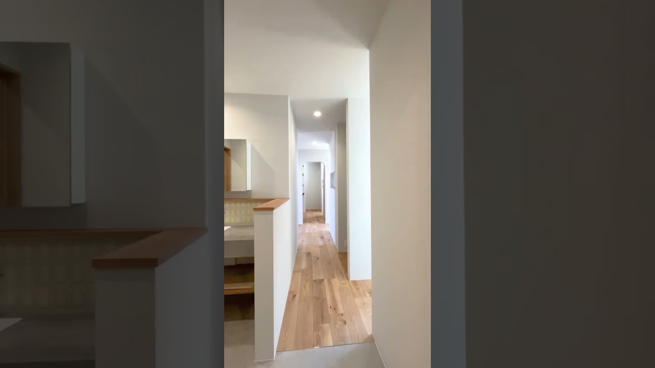 【ルームツアー】個性ある外観で魅せる、スキップフロアのある平屋。｜34 坪｜4LDK