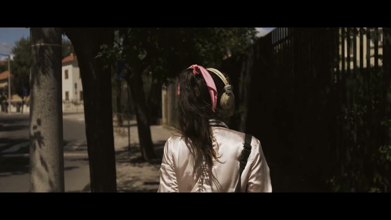 CHAMA-SE CARLA de Cátia Biscaia (2021) – trailer