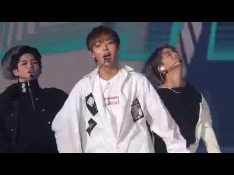 171224 Wanna One Premier Fan Con (in Busan) - Wanna Be (박지훈 Focus) 4K