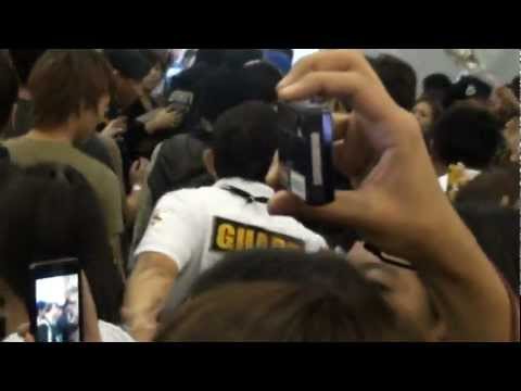 120318 SJ & Yesung @ Suvarnabhumi Airport