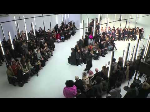 YANG LI AW16 WOMENSWEAR SHOW PARIS FASHION WEEK
