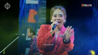 Download lagu SESAL ( elvi sukaesih )- BONITA All New Metro Live Lapangan Dukun Karangtengah Demak 17 Agustus 2024 mp3