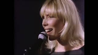 Joni Mitchell - Underneath the Streetlight + You Dream Flat Tires (1982) (HD 60fps)