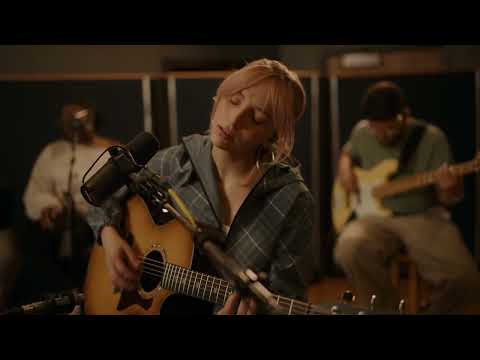 Hailey Knox - what do you need (Live Performance)