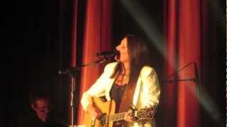 Terri Clark "Two More Bottles of Wine" Live in Calgary, AB, 3/16/13