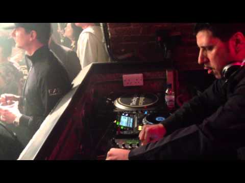 Victor Simonelli DJing at FLOW March 13 @Cargo_LDN vid 2