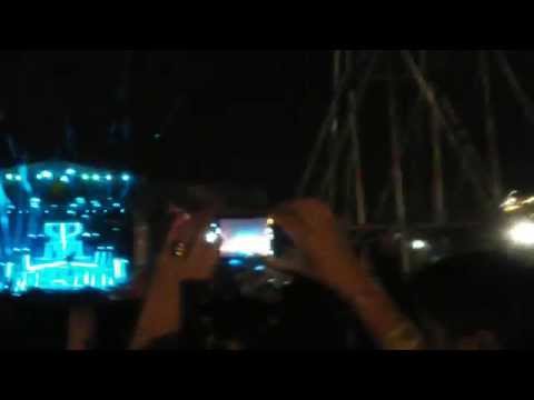 Calvin Harris - Under Control And C.U.B.A. Live At Lollapalooza 2015