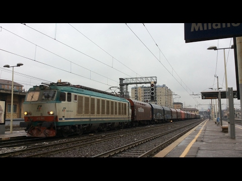 E.652-002 + CARRI CHIUSI TRANSITO STAZIONE DI MILANO G. P.