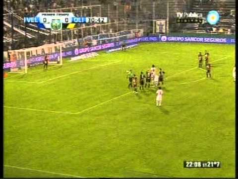 Vélez 0 Olimpo 0, Ibánez le tapó un penal a Obolo