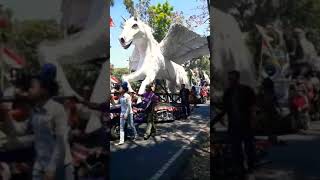 Download lagu karnaval kuda terbang, kuda bersayap, burok #burok #karnaval #arakarakan mp3 Download lagu karnaval kuda terbang, kuda bersayap, burok #burok #karnaval #arakarakan mp3
