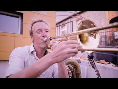 EL HOMBRE ORQUESTA , Land ho!