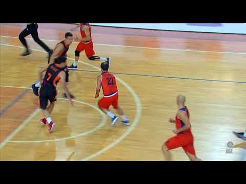 King crowned perfect Vujasinović's assist with a dunk! (Sixt Primorska - Dynamic VIP PAY, 3.1.2017)