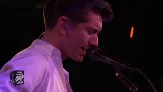 DO I WANNA KNOW jetzt Video ansehen