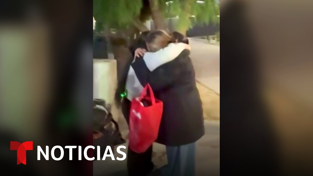 Vea el video del emotivo regreso al país de una dreamer deportada ilegalmente