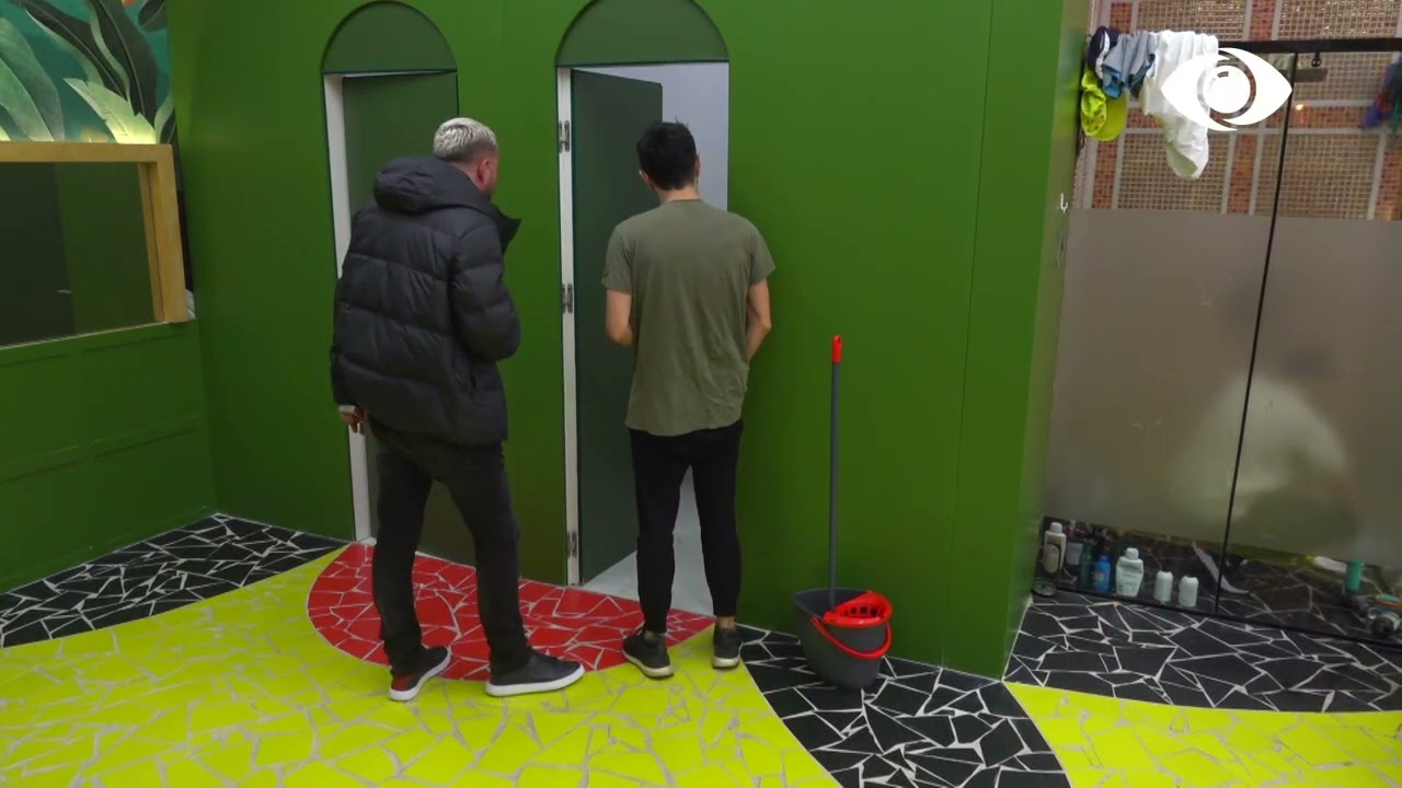 Pse je frikacak/ Luizi pyet Armaldon