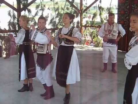 33 Festivalul Cununa Spicului de Grau - Ansamblul Diuna Sighisoara - MVI 4419